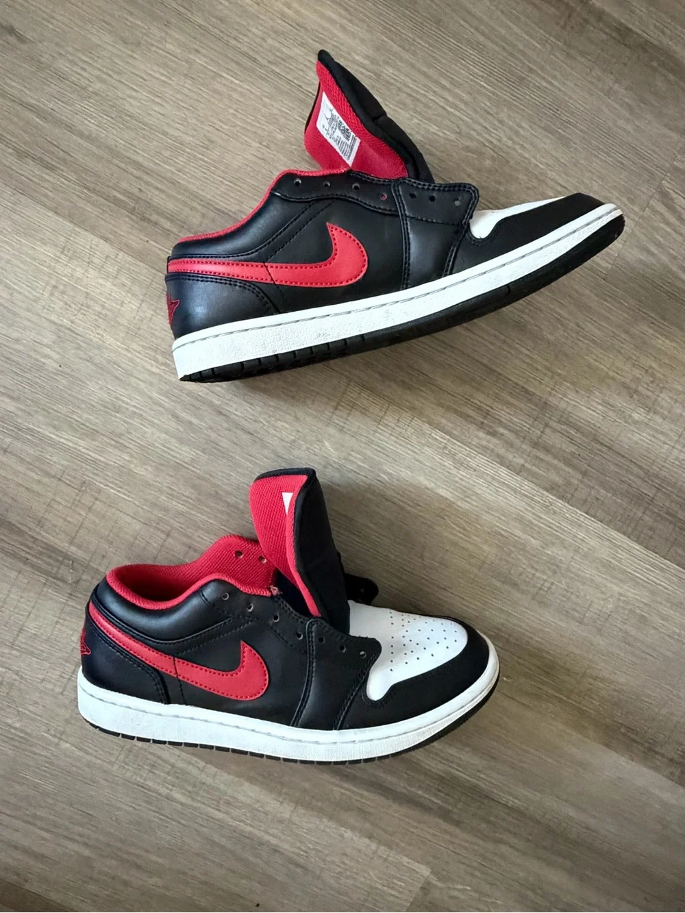 Nike Black/Red/White Low-Top Sneakers